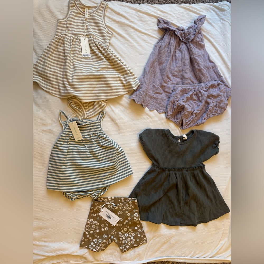 Quincy Mae 12-18 Month Clothing Set in Stripes and Solids